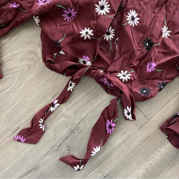 New Revolve  ASTR the Label Jaise Merlot Floral Tie Back Wrap Cropped Top - Picture 5 of 7